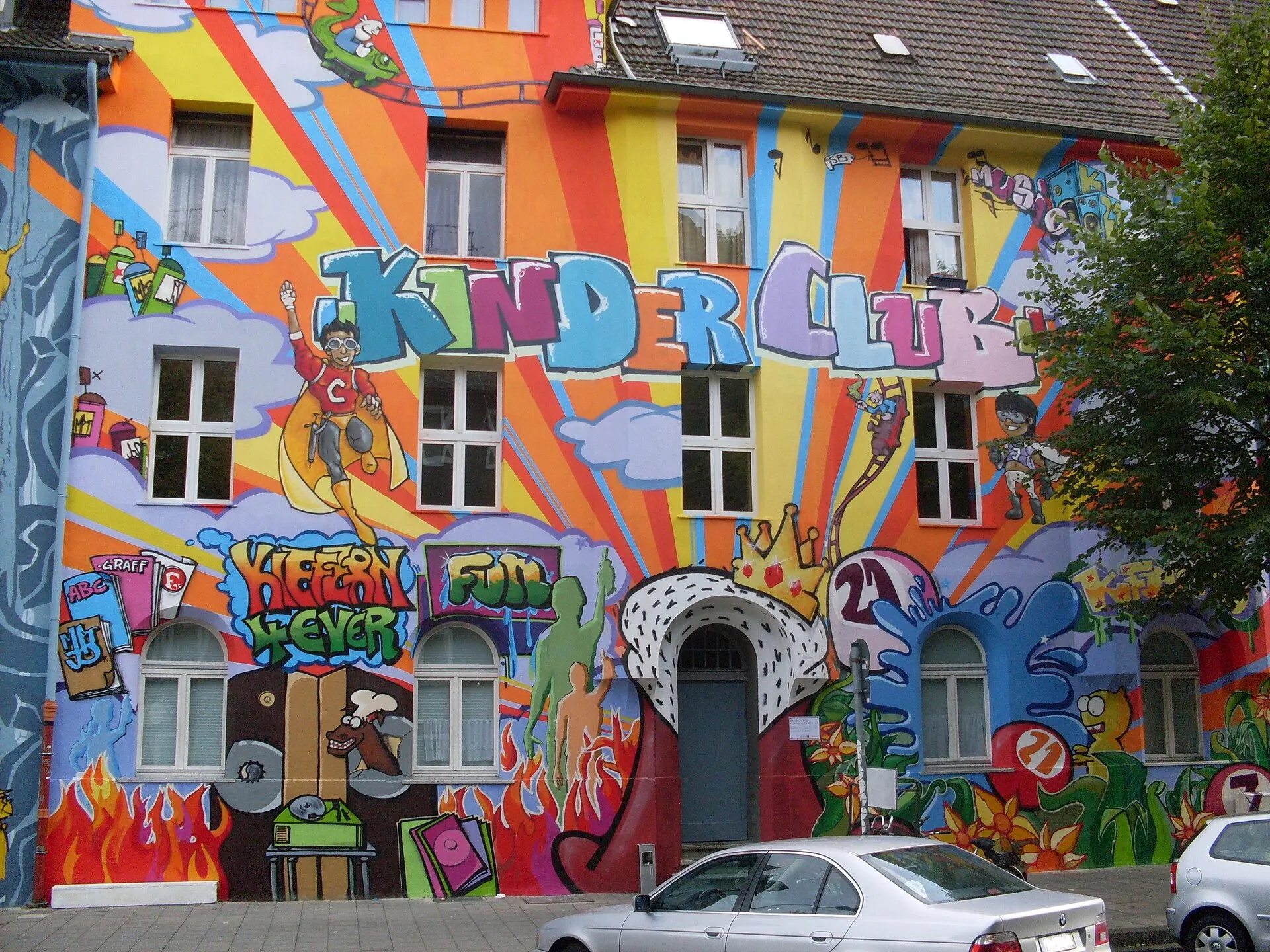 Bunte Street-Art an der Kiefernstraße in Düsseldorf-Flingern